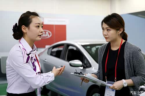 汽车修理工和服务顾问哪个工资高-汽车修理工