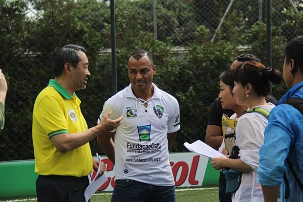 【图】S5邂逅巴西前国脚 探访第一右后卫卡福