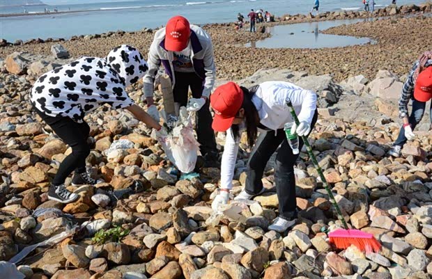 【爱我海滩 环保先行深圳宝创 森那美公益活动