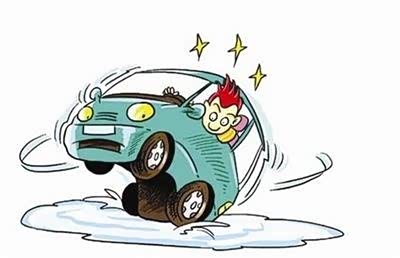 【雨雪天气影响路面泥泞湿滑注意行车安全_湖