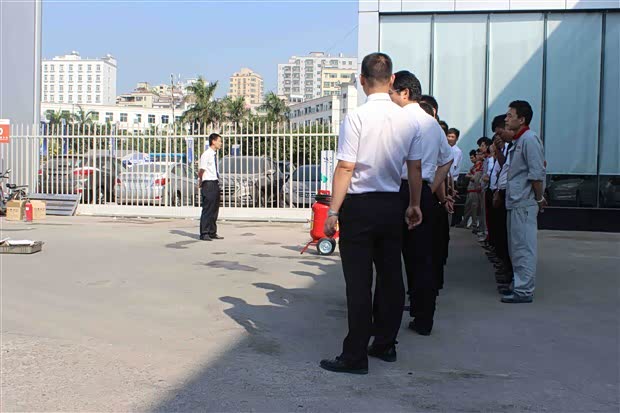 【深圳恒泰昌比亚迪4S店举办秋季消防演习_深