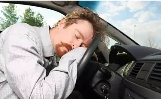 【长途开车 犯困怎么办 !鹏飞小课堂_陕西鹏飞