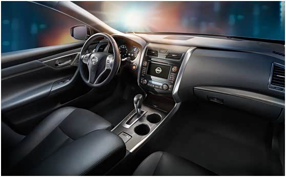 趁世界杯之潮 试驾东风日产新世纪天籁_厦门滨