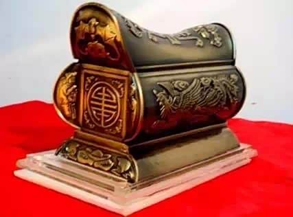 【脑洞大开 想要靠谱年终奖 快看这里_绿地金