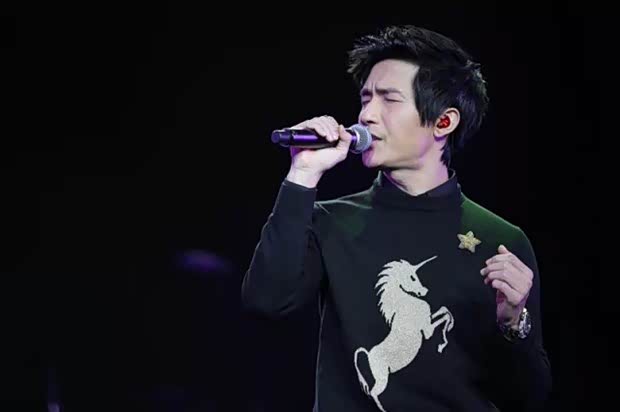 【高晓松作品演唱会声暖北京 群星唱响敢爱青