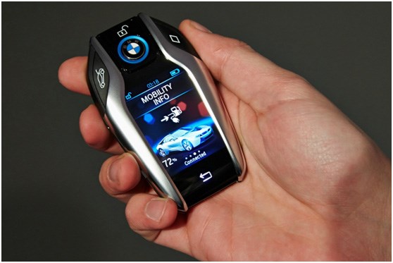 BMW i8创新触摸屏智能车钥匙亮相北美