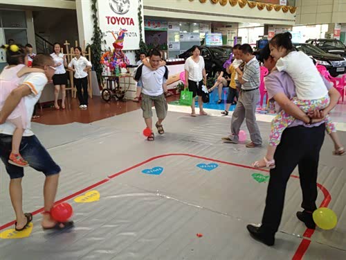 【儿童节欢声笑语一直回荡在广汽丰田展厅_广