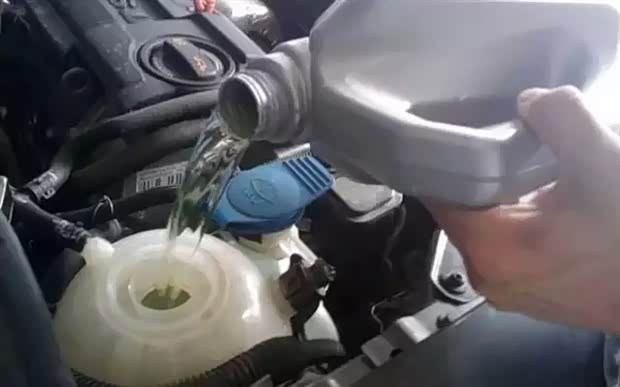 【用车知识-如何正确使用防冻冷却液_珠海君悦