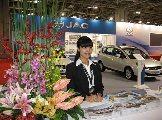 【两届澳门特首莅临JAC展台_亚夏汽车股份新