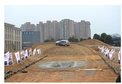 【不可不看 超强爬坡能力SUV挑选指南_物产元