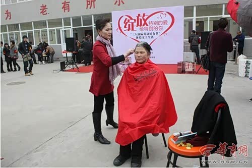 【特别的爱--彤立江女人节体验义工生活_陕西