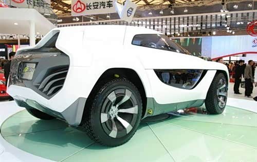 【长安汽车2013年多款新车型曝光--S301新su