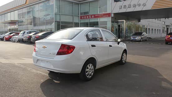 【我也紧跟时代步伐,买车当然选新款赛欧_润华