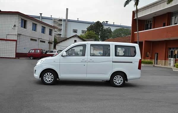 【宏光V 已登陆邵阳宝菱欢迎来店赏车_邵阳宝