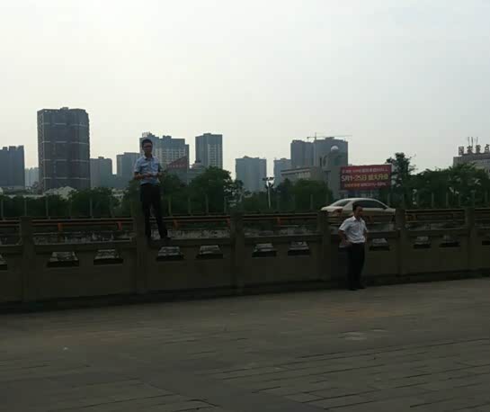 【二重万路一汽大众携手建行爱心送考行动_万