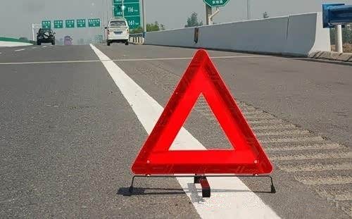 【图】修车五大禁忌 忌开锅时贸然开引擎盖