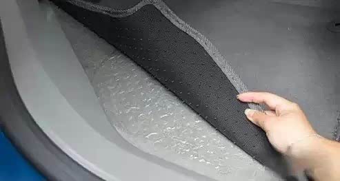 【图】汽车脚垫有讲究 亲们你们都用对了吗