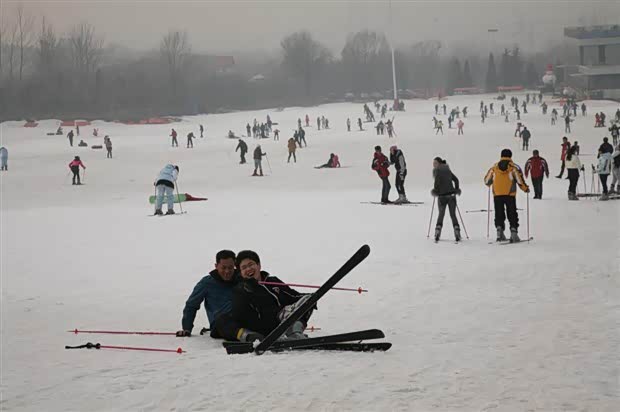 滑雪描伟德体育(BetVictor Sports)国际官网写作文400字(4篇)