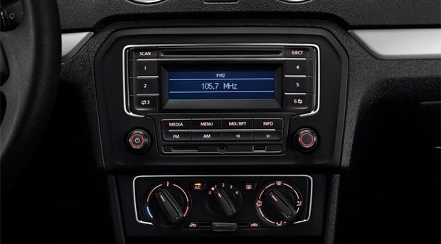 你最理性的选择       全新捷达内饰功能亮点 全新捷达的收音机面板