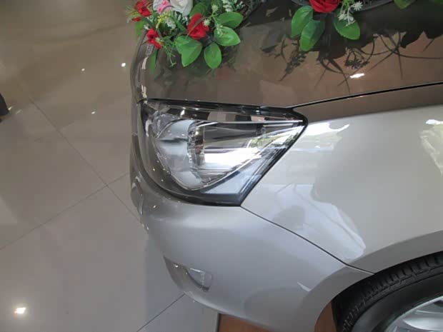 【睿骋的前大灯_甘肃民通长安新闻】