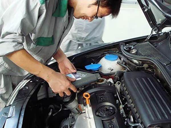 【SUV汽车该怎么保养 最好缩短换油的_东风南