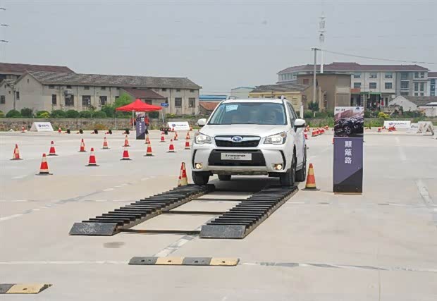 【图】江阴富翔斯巴鲁巡回试驾会 火爆招募