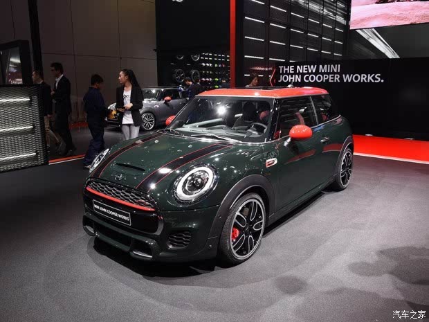 mini最保值的颜色,mini cooper墨绿色太美 2015上海车展 全新mini jcw售38.5万元