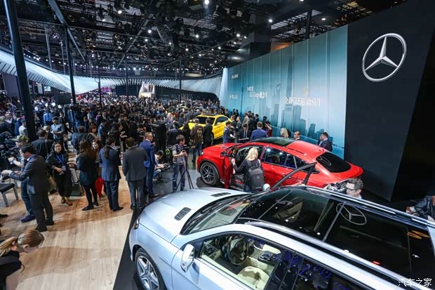【梅赛德斯-奔驰荣膺 2015上海车展大奖_张家
