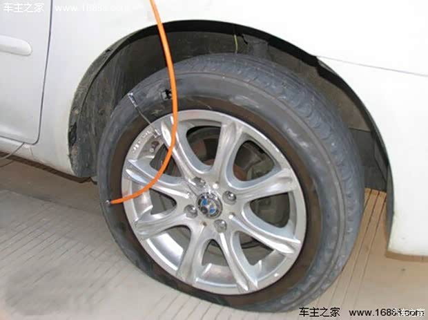 胎压多少容易爆胎 620x0_1_q87_20150430152319459.jpg