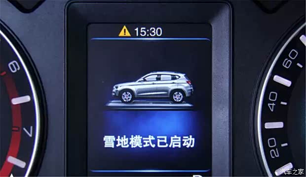入雪地模式后,仪表中央的信息屏会出现一个"雪花"图标,代表已高清图片