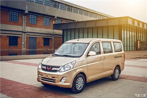 【图】上汽通用五菱宏光v 经济实惠的拉货利器