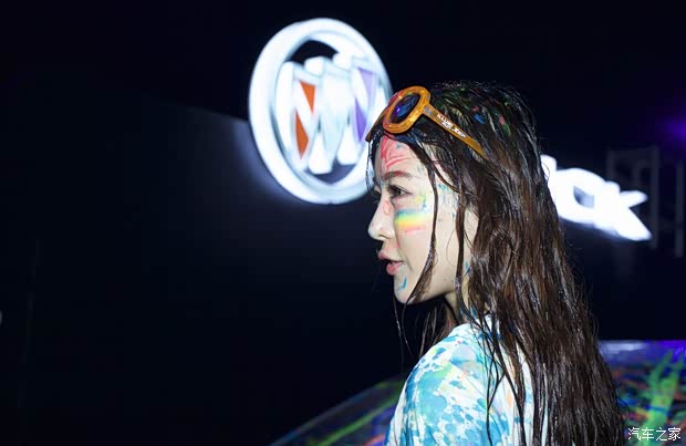 【帅跑风暴过境 炫彩点亮羊城_新乡新纪元新闻