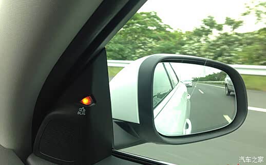 【油耗仅2.1升 试驾沃尔沃S60L E驱混动_上海