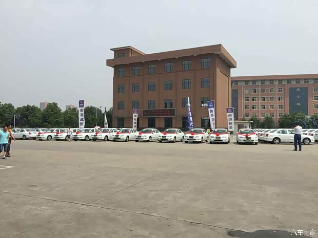 【图】贺驰诚驾校采购100台教练车成功交付