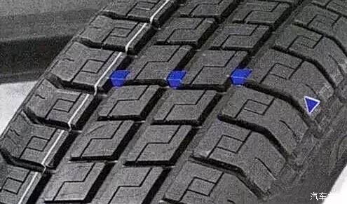 车用的子午线轮胎花纹磨损极限为1.6mm,货车、客车用的子午高清图片
