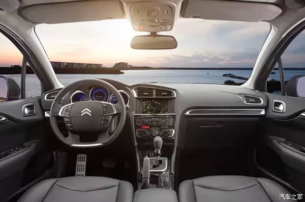 【雪铁龙C4L驾驶舱 美好得让你享受驾驶_雪铁