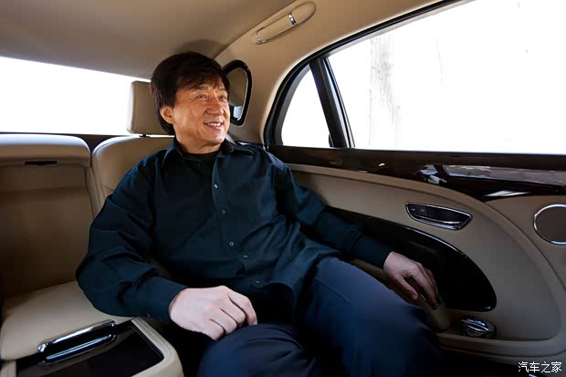 【除了名表豪车 富豪其实也热衷慈善_宾利东莞