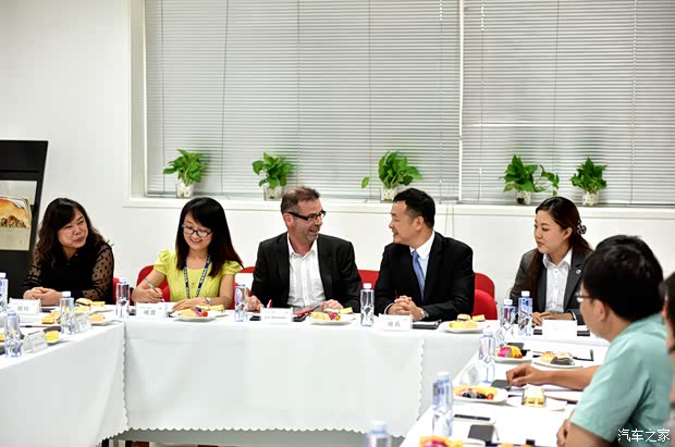 【沃尔沃成都制造工厂领导莅临三和沃尔沃_四