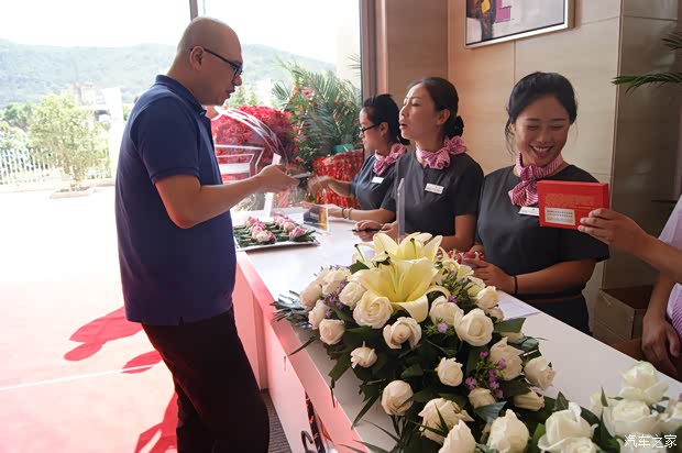 【大理英茂悦凯凯迪拉克仲夏盛大开业_大理英