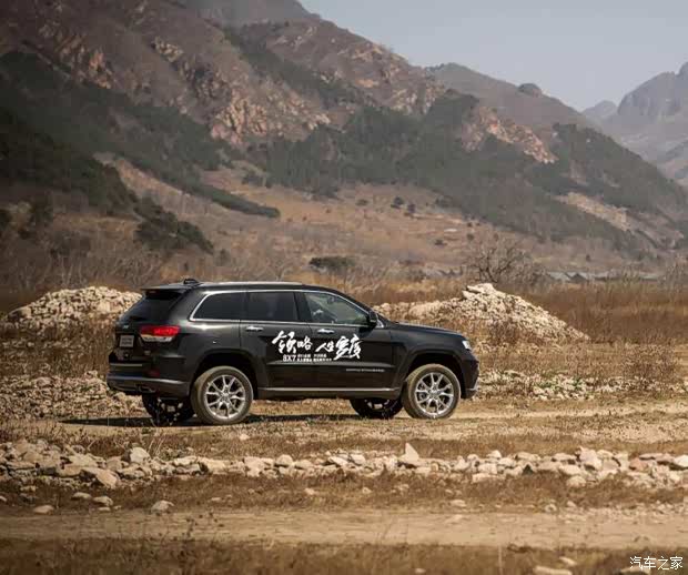 【撕逼大战靠实力 eep大切诺基全路况称霸_汽