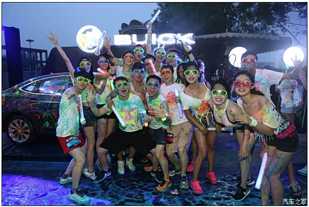 【帅跑本色 炫彩一夏炫彩夜跑登陆北京_北京