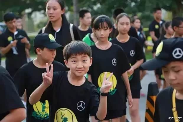 【奔驰 明日之星 青少年网球夏令营聚力京沪 放