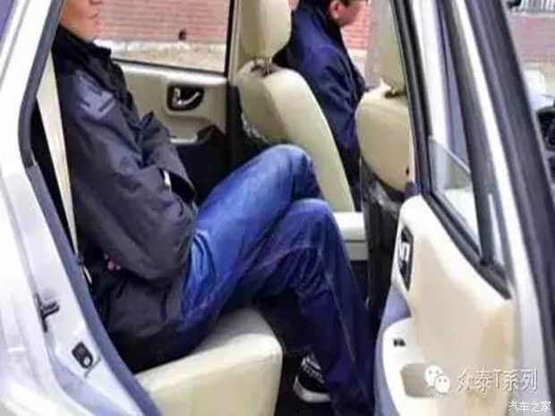 在车上坐的这几种姿势 后果很严重