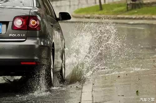 【出国自驾要小心咯 各国奇葩交通法规_芜湖昊