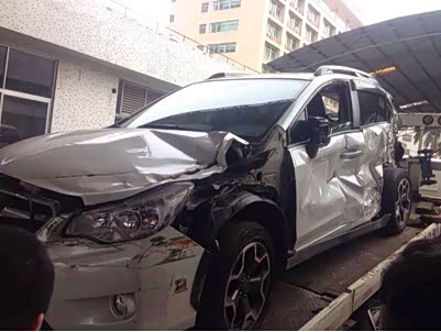 【图】XV被大货车侧面撞击之后小伙伴都惊呆