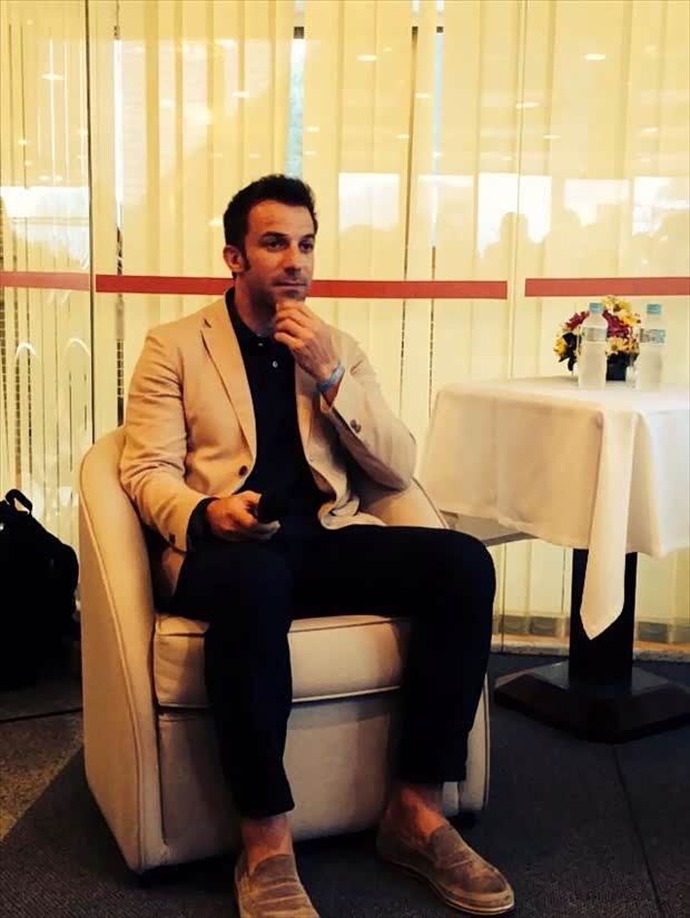 斑马王子皮耶罗与JAC巴西交流团见面啦