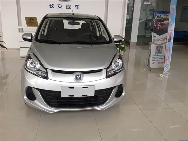 长安新奔奔到店 细节让品质更出众广告