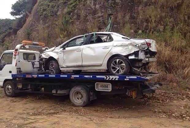 【图】业界良心!驾驶DS5LS不慎翻滚下山70米