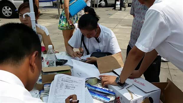 4s店销售顾问接待流程_4s店服务顾问收入(2)