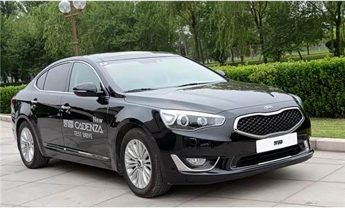 进口起亚凯尊k7,充满未来主义的外观,彰显品位的内饰,稳健顺畅的操控.